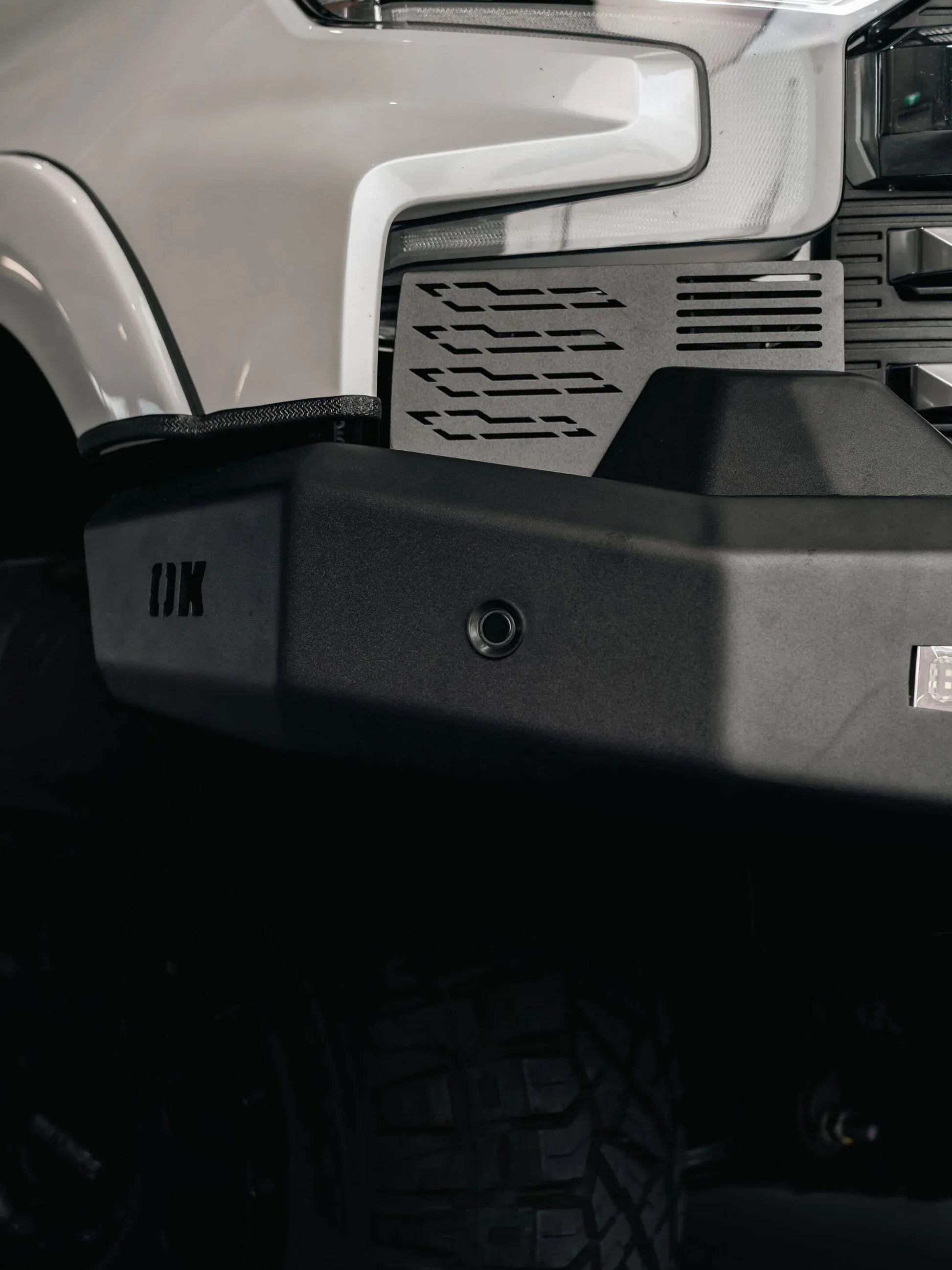 Chuck Series Pre Runner Bar, Texture Black